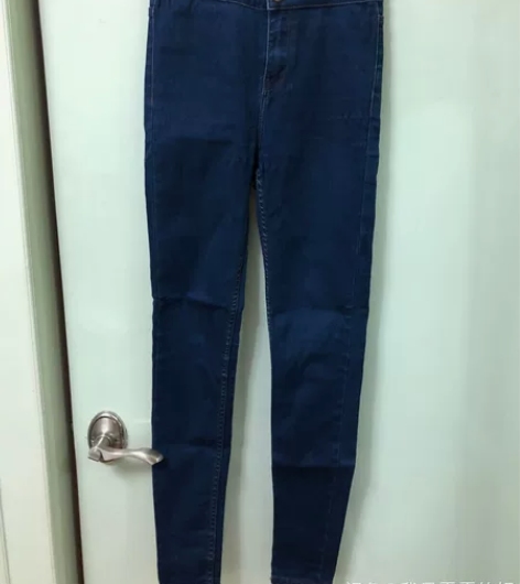 高腰牛仔裤 m码 显瘦 感兴趣的话点“我想...