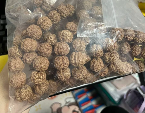 古龙籽，密度行，之前剩下的，尺寸基本都是1...