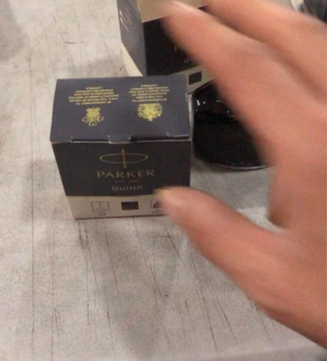 派克墨水、以前的库存、存放错误导致一瓶漏了...