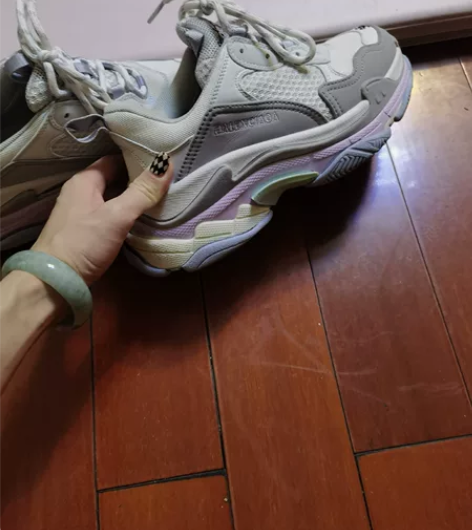 女士运动鞋 感兴趣的话点“我想要”和我私聊...