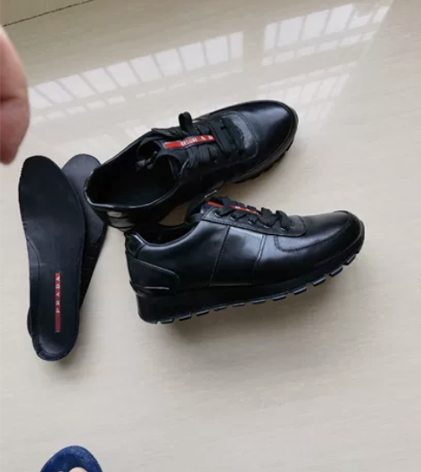 普拉达男士运动鞋40码prada男士休闲鞋6码对应中国40码... 普拉达男士运动鞋40码prada男士休闲鞋6码对应中国40码...