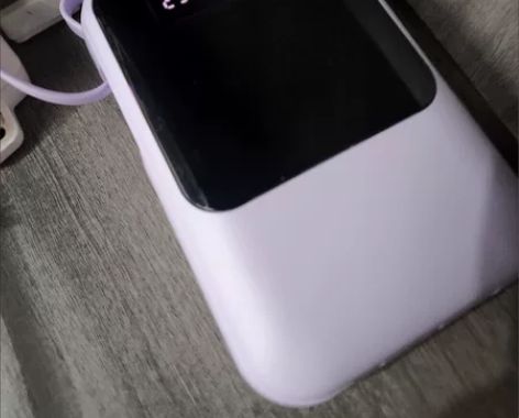 朋友创业失败 全新未使用充电宝 ，自带线充...