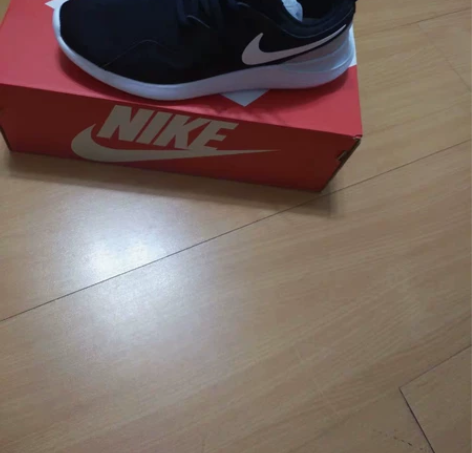 Nike 运动鞋休闲鞋女 老公买回来我试穿...