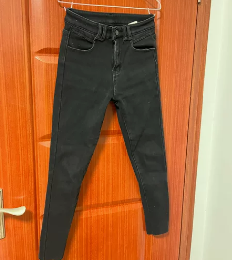 黑色加绒加厚穿棉牛仔裤小脚裤 实体店买的，...