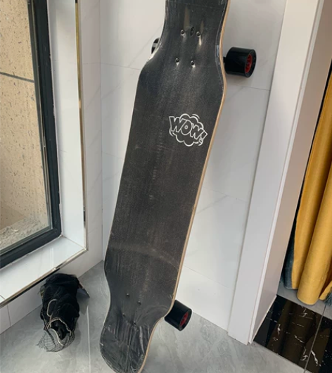 上班，旅游，踩着滑板在路上，又拉风又代步，...