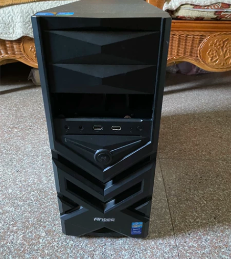 安钛克机箱，只有机箱，前面有一块5.25寸...