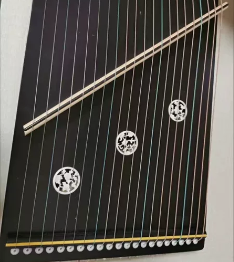 古筝练琴器,买了新的,这个95新, 感兴趣...