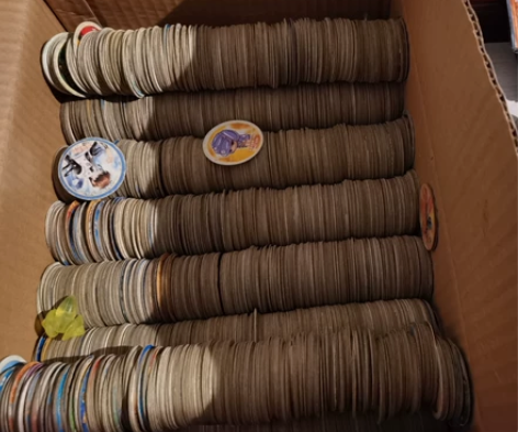 小二郎圆卡，4.7厘米直径，全部都是十年以...