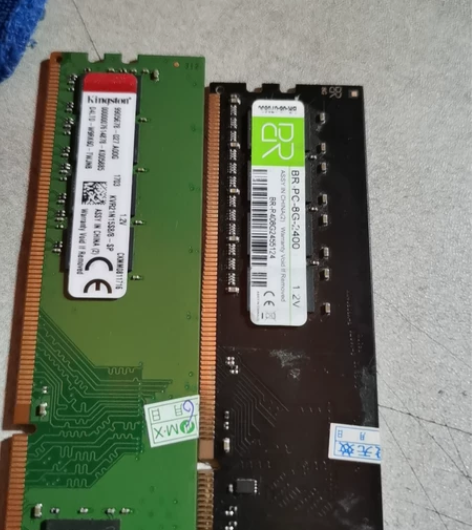 金士顿8G2133，一个8G2400的，一...