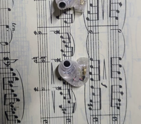 森海塞尔ie40pro 整理柜子的时候找到...