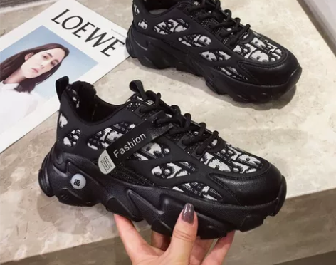 欧洲站百搭系带厚底潮范九成新单鞋 感兴趣的...