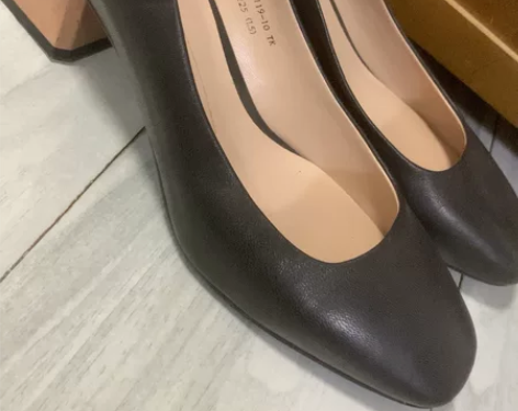 接吻猫单鞋，35码仅穿过两回， 109包邮