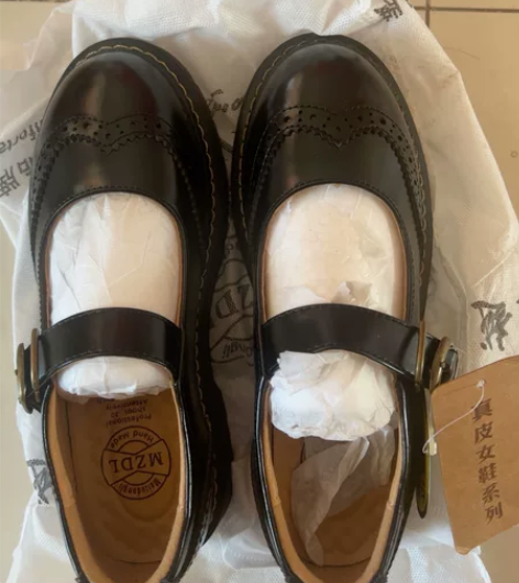 女童复古真皮娃娃鞋 为了钢琴表演买的 没穿...