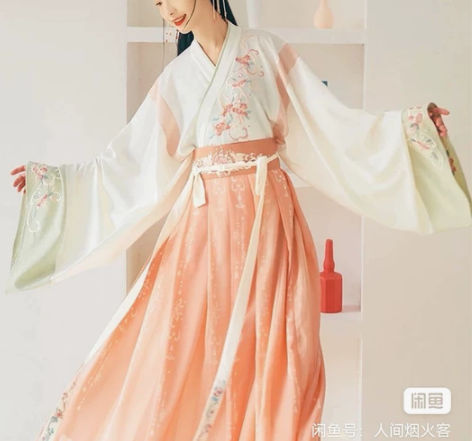 汉尚华莲同春汉服晋制 瑕疵款上m下s，裙子...