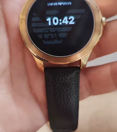 阿玛尼智能手表 无线充电   表带有点旧 ...