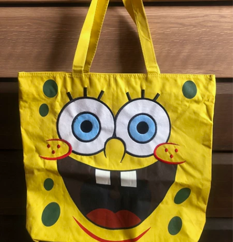 【全新海绵宝宝背包】全新，吊牌还在。涤纶材...