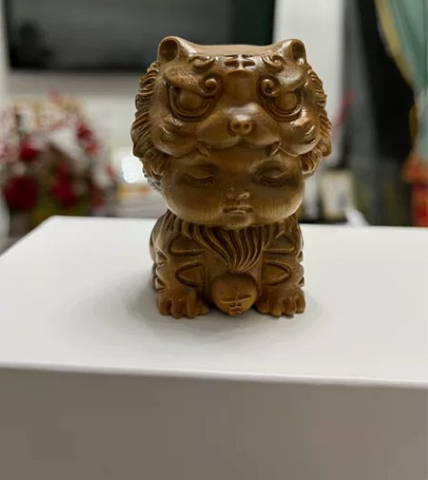 刚买的，全新！天然绿檀木雕吉虎娃娃创意文玩...