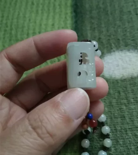 在售玉苏周【苏工玉雕】新疆和田玉籽料 香囊...