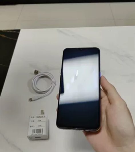 oppo k5 8+128 屏幕完美无划痕...