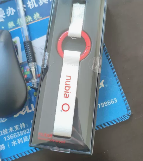 努比亚Z40PRO手机原装挂绳,全新未拆封...