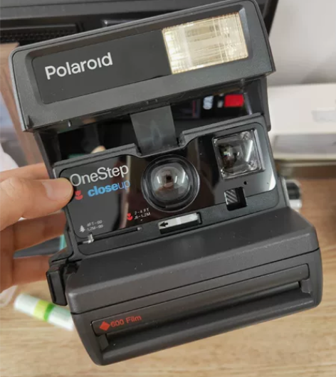 宝丽来相机 到手之后一次没用过，朋友送的，...