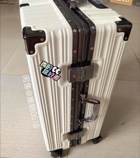 全新底价出可坐人行李箱结实耐用学生铝框拉杆...