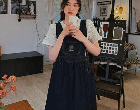 Light Blue复古中长款宽松连衣裙背...