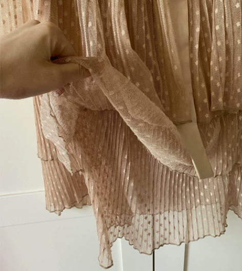 9成新奶茶色蕾丝绸缎蛋糕裙仙气满满附腰带 ...