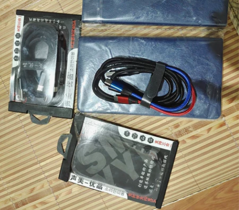 2本记事本+2条数据线20元 感兴趣的话点...