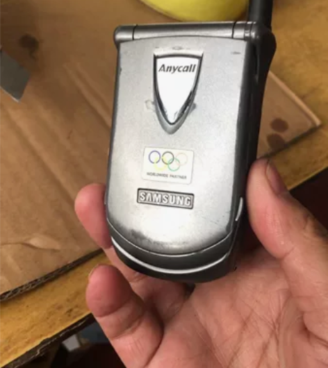 三星800c  三星经典翻盖手机，自己收藏...