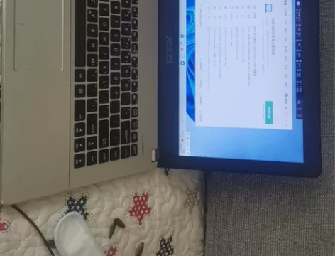 华硕笔记本a450v,整体还比较新,没有明...