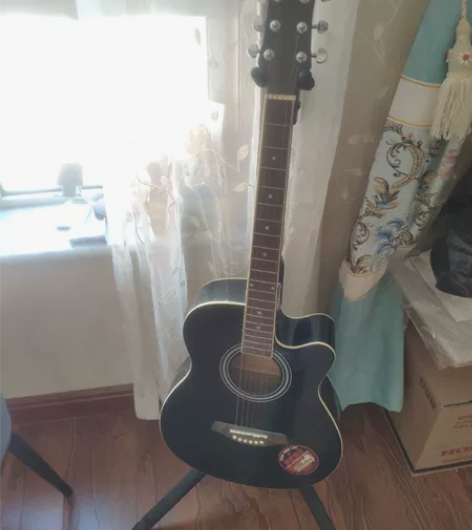 吉他初学吉他，基本全新 感兴趣的话点“我想...