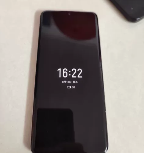 魅族18 踏雪白色，8+128，下方小白条...