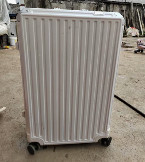 漫游行李箱 感兴趣的话点“我想要”和我私聊...