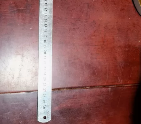 钢直尺30cm长 感兴趣的话点“我想要”和...