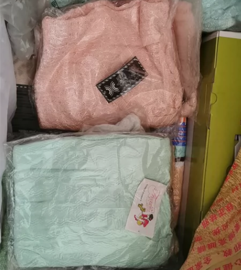 女士全新夏季背心10元一个，两个包邮，只要...