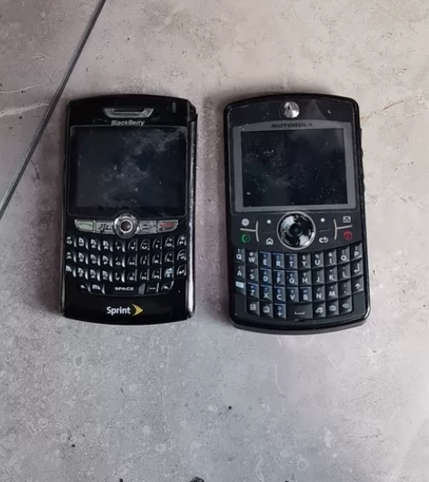 黑莓 摩托罗拉 单机无电池配件手机不退不换
