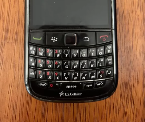 黑莓9630，成色如图 功能正常，明显使用...