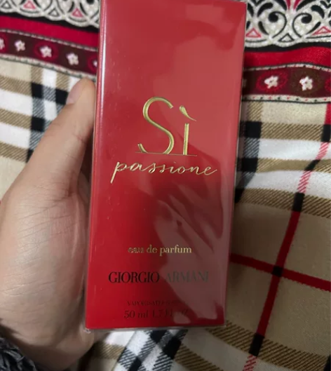 阿玛尼红色挚爱经典版香水，全新未拆封，保证...