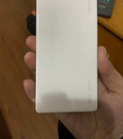 华为充电宝,66w快充,只是拆开,全新的,...