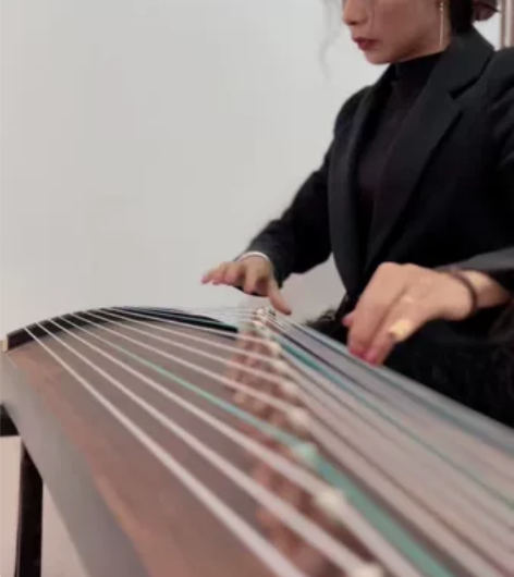 这台古筝处理,标价就是卖家,需要的联系,没...