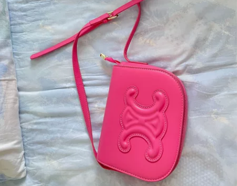 斜挎包 感兴趣的话点“我想要”和我私聊吧～