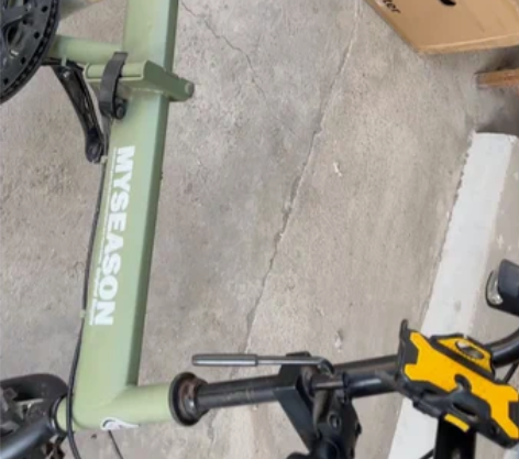 20寸折叠自行车9.9成新。骑了几次就去外...