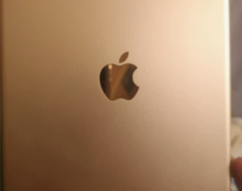 ipad第五代，9.7英寸，128g，八成...