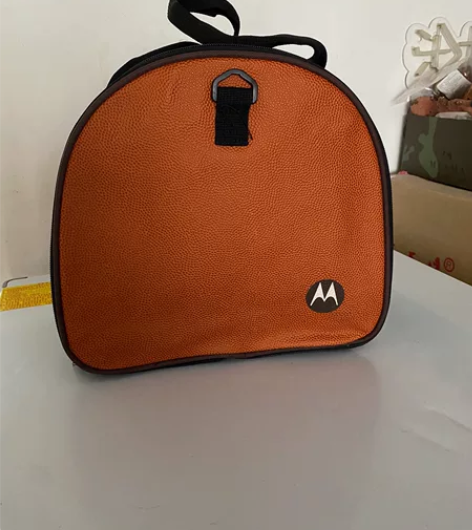 全新摩托罗拉篮球包可扩展，手提斜挎都可以！...