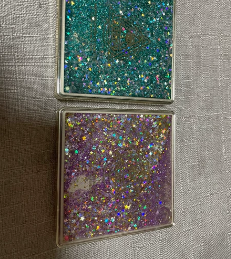 susisu苏西苏眼影盘两盒 色号：巴哈马...