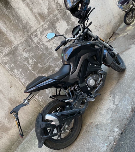 贝纳利小迅龙 一手户，21年3月份上牌，7...