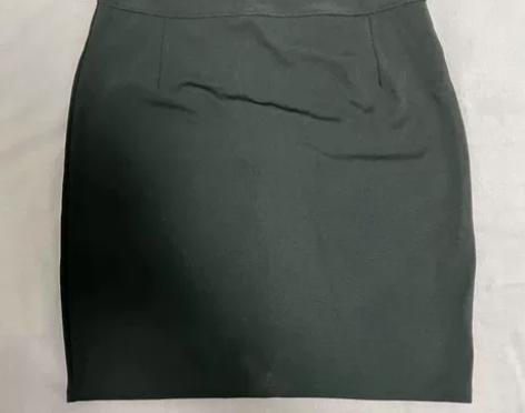 女款一步裙 工装裙  也是新的放衣橱里 便...