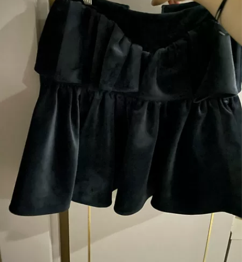 蛋糕裙. 绒面. 显腿长. 设计感满满 感...