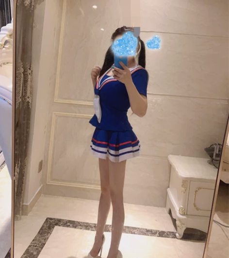 几乎没有穿过……M码一整套 感兴趣的话点“...